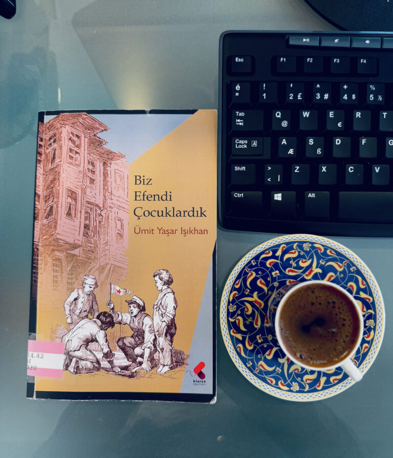 Biz Efendi Çocuklardık: Nostalji ve Masumiyetin İzinde